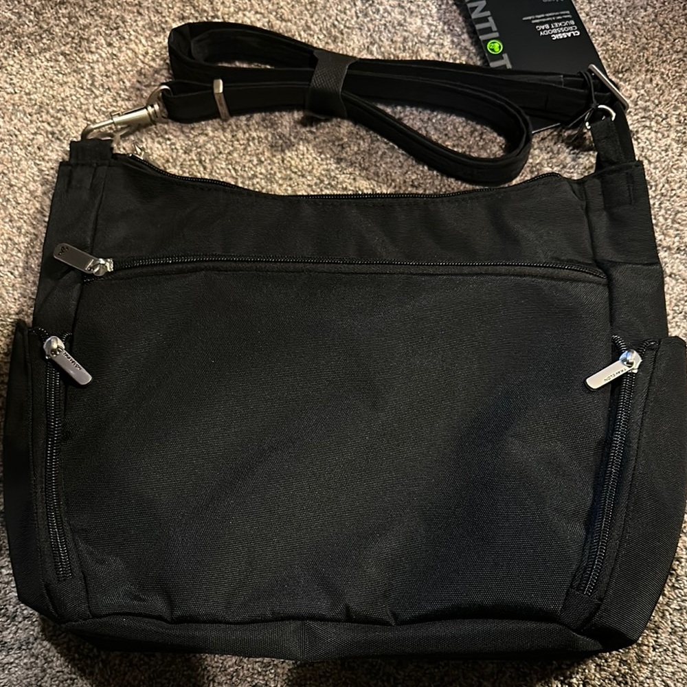 Travelon new black bucket bag